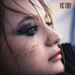 Vic Tory презентує пісню та кліп «Smoky Eyes» — історію про те, що ми приховуємо за усмішкою
