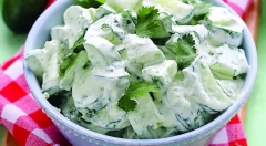 7 літніх продуктів, які підтримують здоров’я кишечника краще за ліки
