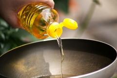 Як перевірити якість рослинної олії: 3 прості способи виявити продукт із домішками