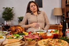 7 продуктів, які допоможуть організму швидше відновитися після переїдання
