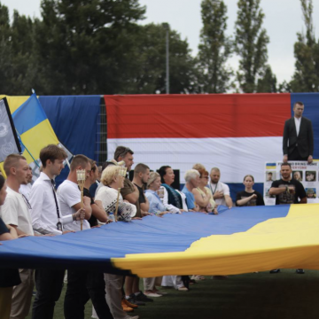 У Нідерландах вперше провели автозаїзд на підтримку українських військовополонених та безвісти зниклих