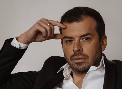 Відомий український співак перевиступив хіт 20 річної давності: мережа активно коментує нову роботу