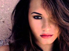 DEMI LOVATO