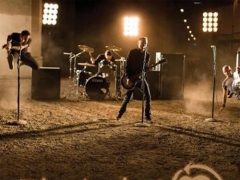 RISE AGAINST