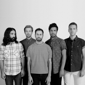 YOUNG THE GIANT